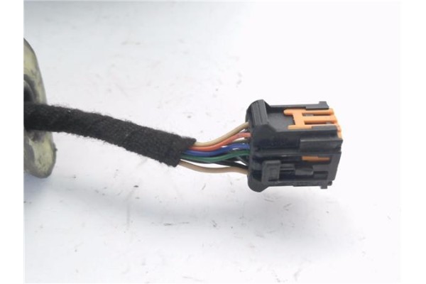 Recambio de retrovisor electrico derecho para citroen c5 tourer 2.0 business class referencia OEM IAM 96574425T4 8153SJ 