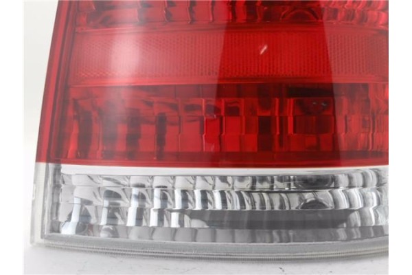Recambio de piloto trasero derecho para opel vectra c berlina 1.8 16v referencia OEM IAM 93174904  