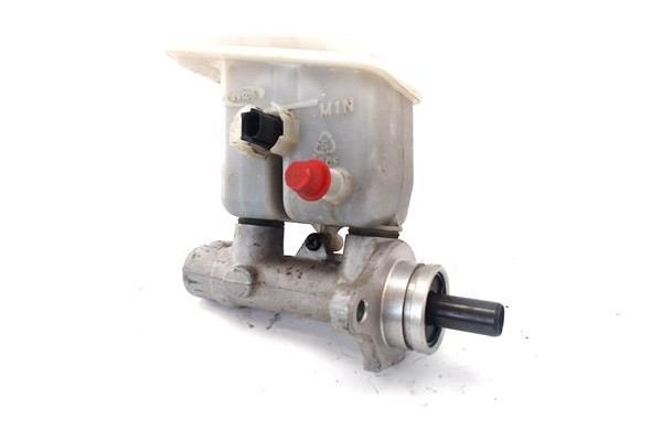 Recambio de bomba freno para kia rio (jb) 1.4 16v referencia OEM IAM 585101G110  