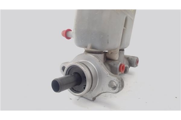 Recambio de bomba freno para kia rio (jb) 1.4 16v referencia OEM IAM 585101G110  