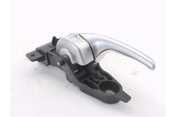Recambio de manilla int. puerta trasero derecha para jeep renegade (bu) 1.6 limited fwd referencia OEM IAM 735599988  