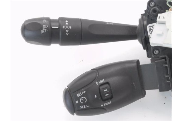 Recambio de mando intermitencia para peugeot 2008 1.2 access referencia OEM IAM 98081767ZD  