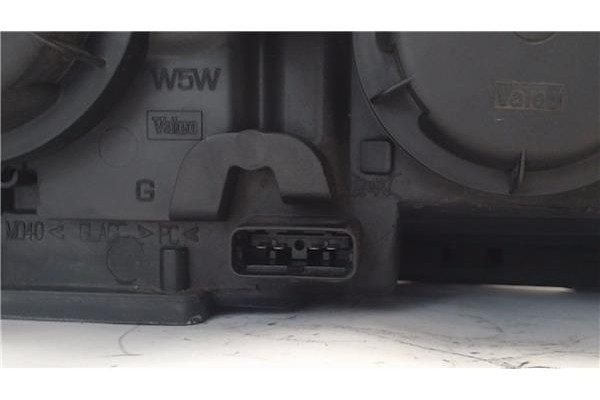 Recambio de faro delantero izquierdo para renault laguna ii (bg0) 2.0 16v (bg00, bg0k, bg0p, bg0w) referencia OEM IAM 8200002845