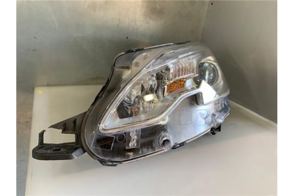 Recambio de faro delantero izquierdo para peugeot 2008 1.2 access referencia OEM IAM 9677810180 90015175 