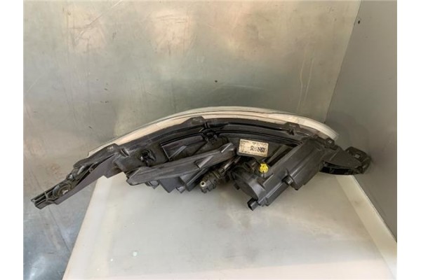 Recambio de faro delantero izquierdo para peugeot 2008 1.2 access referencia OEM IAM 9677810180 90015175 