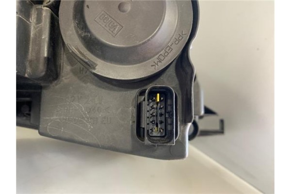 Recambio de faro delantero izquierdo para peugeot 2008 1.2 access referencia OEM IAM 9677810180 90015175 