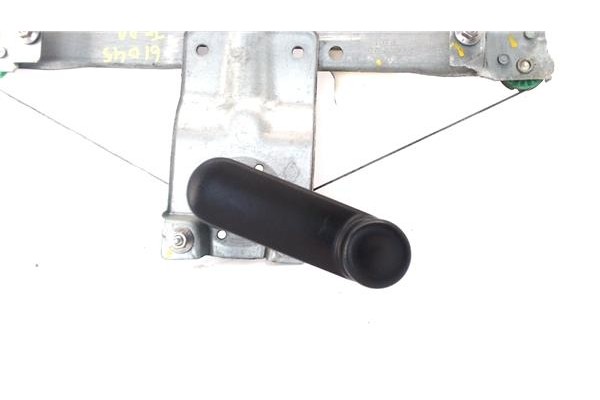 Recambio de elevalunas manual trasero derecho para renault clio iv 1.5 business referencia OEM IAM 250820121915 827003722R 