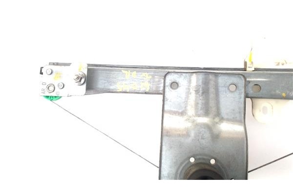 Recambio de elevalunas manual trasero derecho para renault clio iv 1.5 business referencia OEM IAM 250820121915 827003722R 