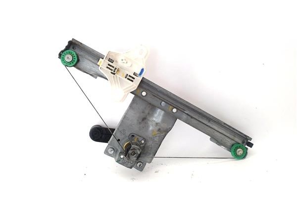 Recambio de elevalunas manual trasero derecho para renault clio iv 1.5 business referencia OEM IAM 250820121915 827003722R 