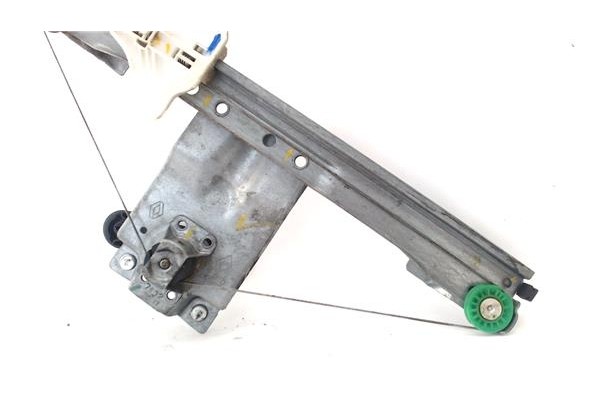 Recambio de elevalunas manual trasero derecho para renault clio iv 1.5 business referencia OEM IAM 250820121915 827003722R 