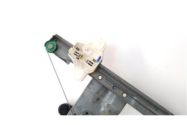 Recambio de elevalunas manual trasero derecho para renault clio iv 1.5 business referencia OEM IAM 250820121915 827003722R 