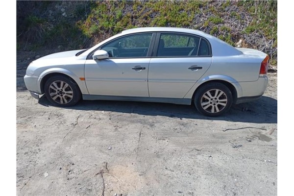 opel vectra c berlina del año 2003