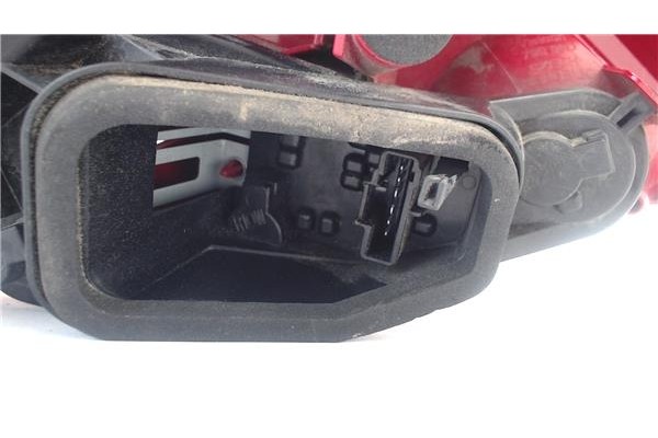 Recambio de piloto trasero derecho para peugeot 207 1.4 x-line referencia OEM IAM 968656598000 VP9PFX13404A 