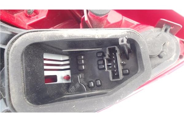 Recambio de piloto trasero derecho para peugeot 207 1.4 x-line referencia OEM IAM 968656598000 VP9PFX13404A 