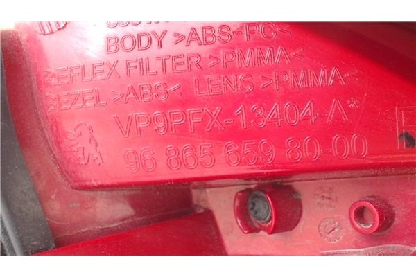 Recambio de piloto trasero derecho para peugeot 207 1.4 x-line referencia OEM IAM 968656598000 VP9PFX13404A 