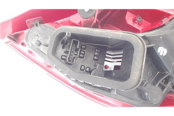 Recambio de piloto trasero izquierdo para peugeot 207 1.4 x-line referencia OEM IAM 968656608000 VP9PFX13405A 