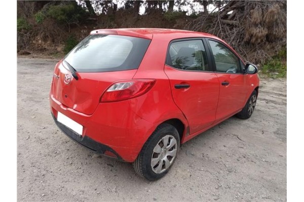 mazda 2 berlina (de) del año 2008