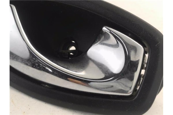 Recambio de manilla int. puerta delantero derecha para renault clio iv 1.5 business referencia OEM IAM 826720001R  
