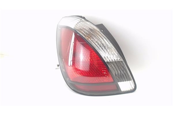 Recambio de piloto trasero izquierdo para kia rio (jb) 1.4 16v referencia OEM IAM 082231923LB  