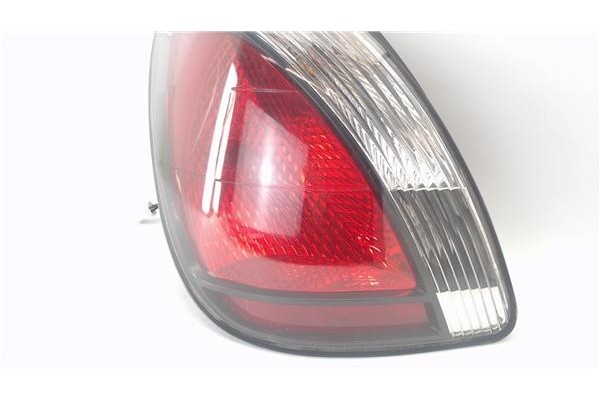 Recambio de piloto trasero izquierdo para kia rio (jb) 1.4 16v referencia OEM IAM 082231923LB  