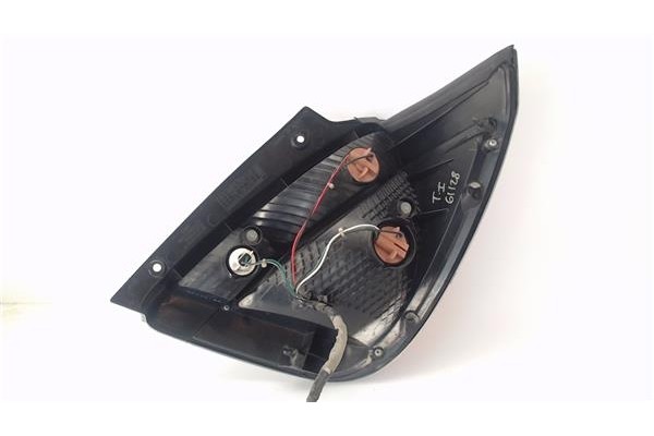 Recambio de piloto trasero izquierdo para kia rio (jb) 1.4 16v referencia OEM IAM 082231923LB  