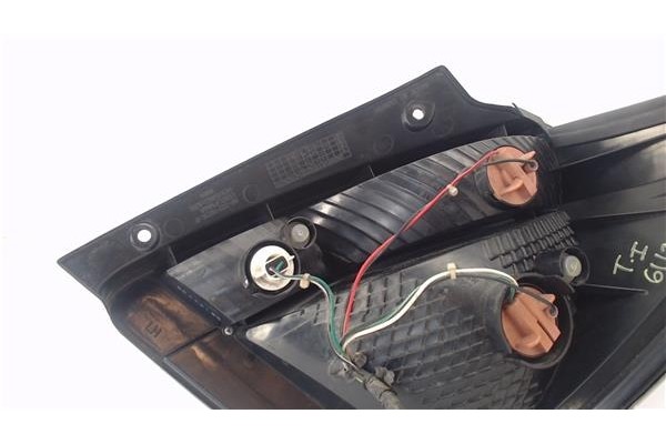Recambio de piloto trasero izquierdo para kia rio (jb) 1.4 16v referencia OEM IAM 082231923LB  