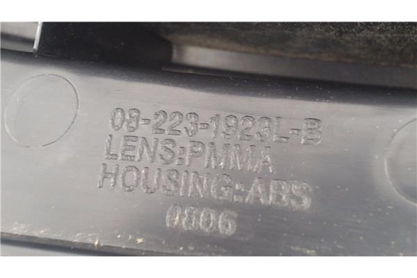 Recambio de piloto trasero izquierdo para kia rio (jb) 1.4 16v referencia OEM IAM 082231923LB  
