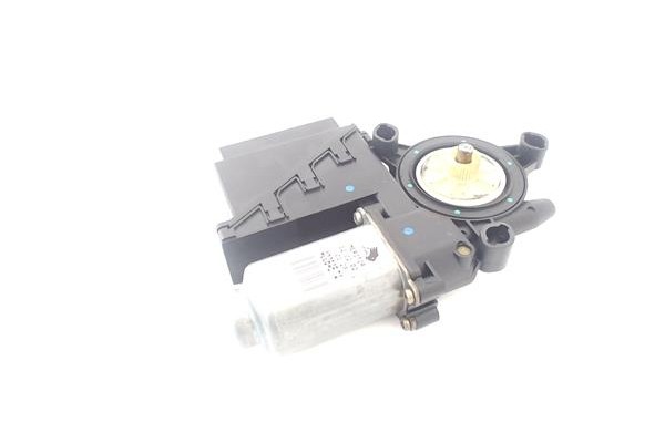 Recambio de motor elevalunas delantero izquierdo para volkswagen polo iv (9n1) 1.4 16v referencia OEM IAM 6Q2959802A 400645D 