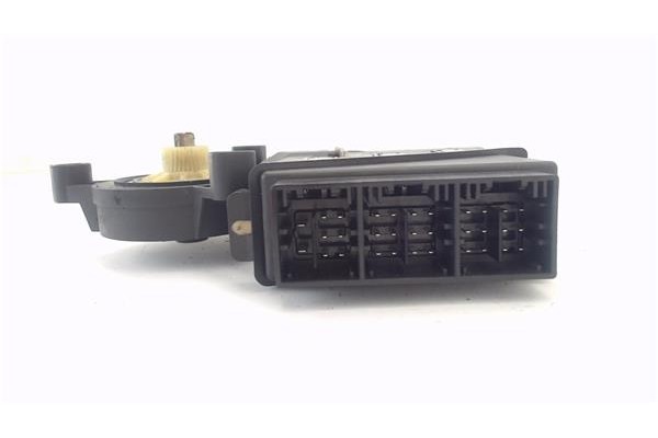 Recambio de motor elevalunas delantero izquierdo para volkswagen polo iv (9n1) 1.4 16v referencia OEM IAM 6Q2959802A 400645D 