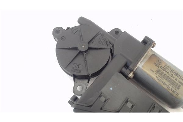 Recambio de motor elevalunas delantero derecho para volkswagen polo iv (9n1) 1.4 16v referencia OEM IAM 6Q2959801A 400642D 