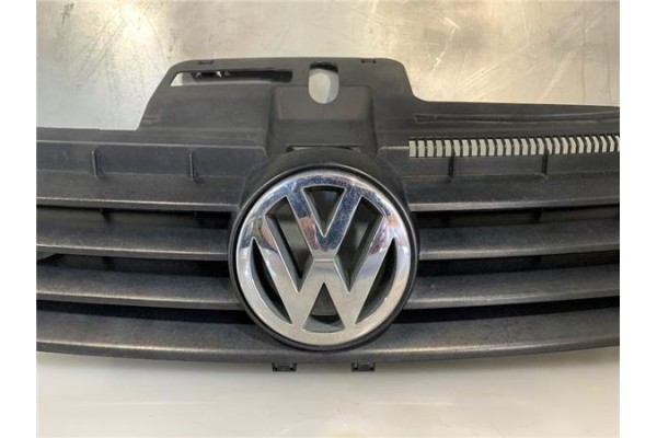Recambio de rejilla capo para volkswagen polo iv (9n1) 1.4 16v referencia OEM IAM 6Q0853651  