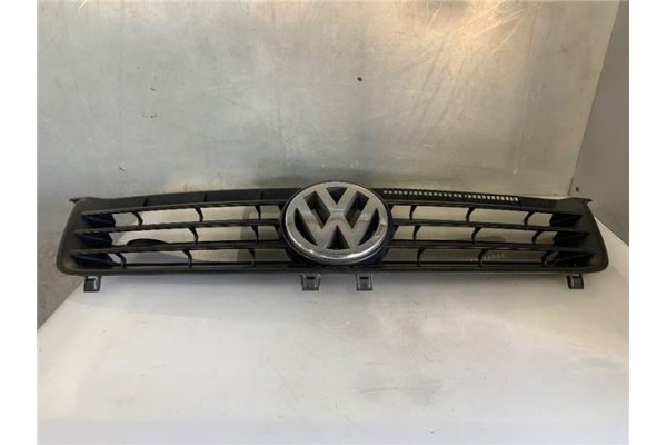 Recambio de rejilla capo para volkswagen polo iv (9n1) 1.4 16v referencia OEM IAM 6Q0853651  