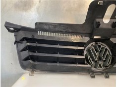 Recambio de rejilla capo para volkswagen polo iv (9n1) 1.4 16v referencia OEM IAM 6Q0853651  