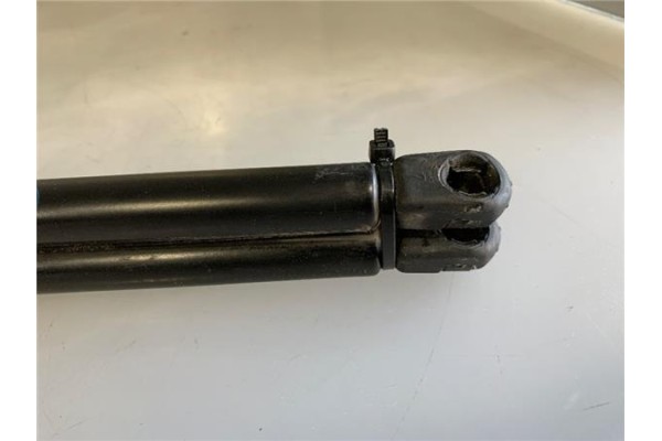 Recambio de amortiguador porton para mercedes-benz clase m (bm 164) 3.0 ml 280 cdi (164.120) referencia OEM IAM A1637400045141  