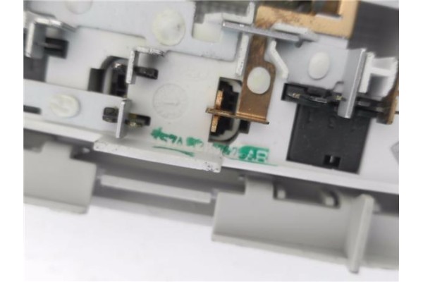 Recambio de luz delantero central techo para ford focus c-max 1.8 tdci referencia OEM IAM 3S7A13K767AB  