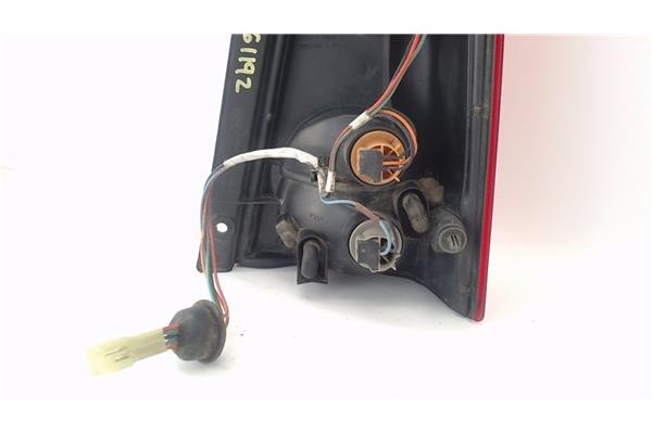 Recambio de piloto trasero izquierdo para opel agila 1.2 básico referencia OEM IAM 9204255 301311LS 