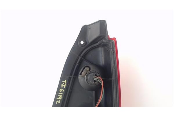 Recambio de piloto trasero izquierdo para opel agila 1.2 básico referencia OEM IAM 9204255 301311LS 