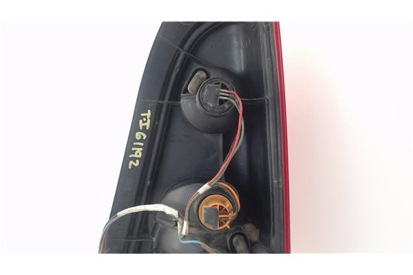 Recambio de piloto trasero izquierdo para opel agila 1.2 básico referencia OEM IAM 9204255 301311LS 