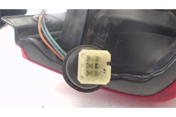 Recambio de piloto trasero izquierdo para opel agila 1.2 básico referencia OEM IAM 9204255 301311LS 