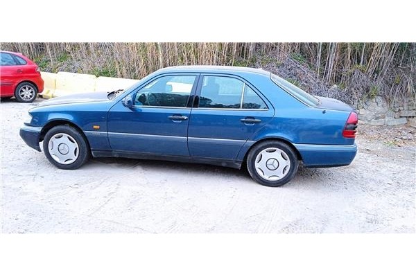 mercedes-benz clase c (bm 202) berlina del año 2002