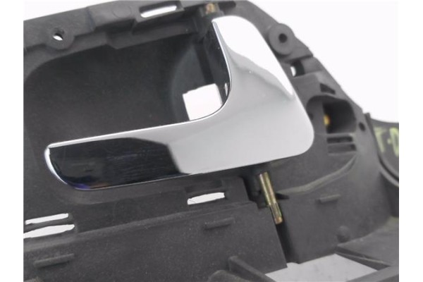 Recambio de manilla int. puerta trasero derecha para seat cordoba berlina (6k2) 1.9 d referencia OEM IAM 6K4837114  