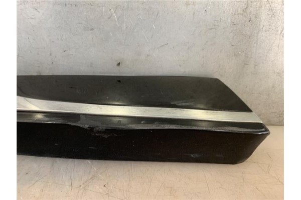 Recambio de moldura puerta trasero derecha para renault clio iv 1.5 business referencia OEM IAM 828762614R 828770664R 