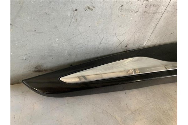 Recambio de moldura puerta trasero derecha para renault clio iv 1.5 business referencia OEM IAM 828762614R 828770664R 
