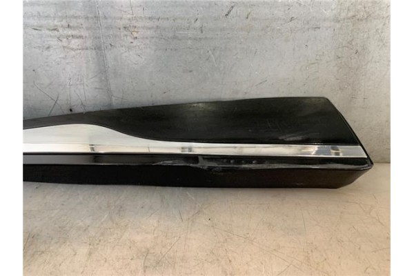 Recambio de moldura puerta trasero derecha para renault clio iv 1.5 business referencia OEM IAM 828762614R 828770664R 