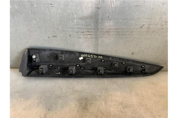 Recambio de moldura puerta trasero derecha para renault clio iv 1.5 business referencia OEM IAM 828762614R 828770664R 