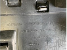 Recambio de moldura puerta trasero derecha para renault clio iv 1.5 business referencia OEM IAM 828762614R 828770664R 