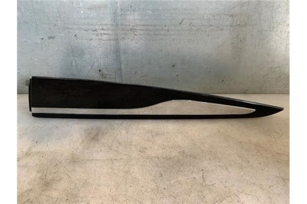 Recambio de moldura puerta trasero izquierda para renault clio iv 1.5 business referencia OEM IAM 828772096R 828765610R 