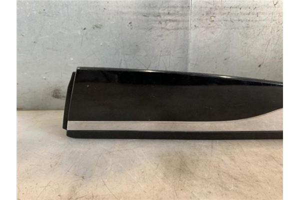 Recambio de moldura puerta trasero izquierda para renault clio iv 1.5 business referencia OEM IAM 828772096R 828765610R 