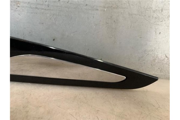 Recambio de moldura puerta trasero izquierda para renault clio iv 1.5 business referencia OEM IAM 828772096R 828765610R 