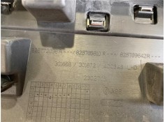 Recambio de moldura puerta trasero izquierda para renault clio iv 1.5 business referencia OEM IAM 828772096R 828765610R 